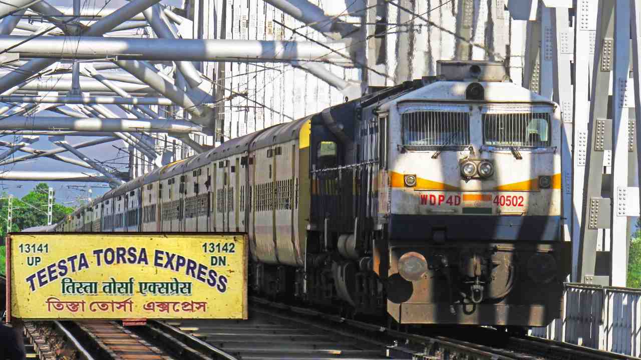 Teesta Torsha Express
