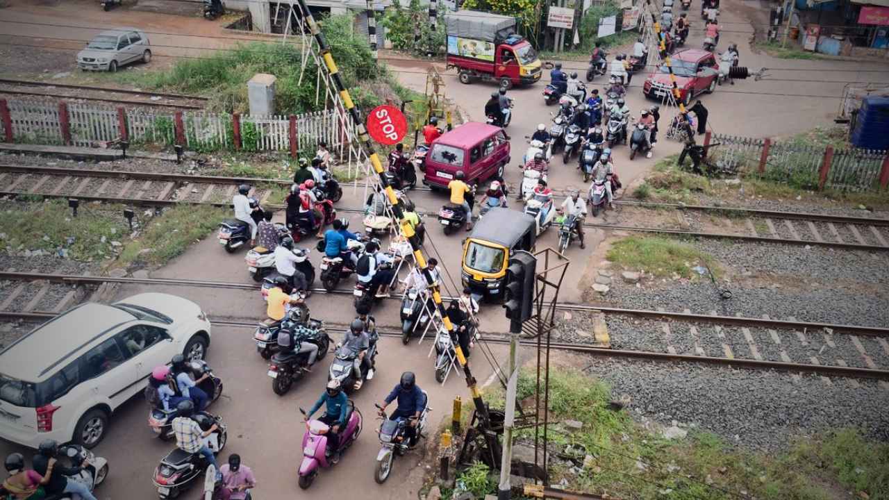 Indian Railways on Subway for Track Crossing