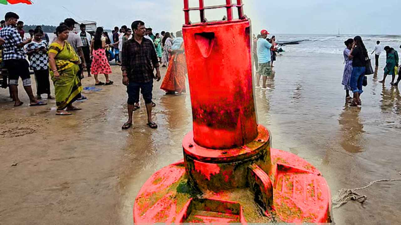 দীঘার মোহনায় হঠাৎই ভেসে এল রহস্যময় বস্তু, দেখতে ভিড় জমল কৌতুহলীদের