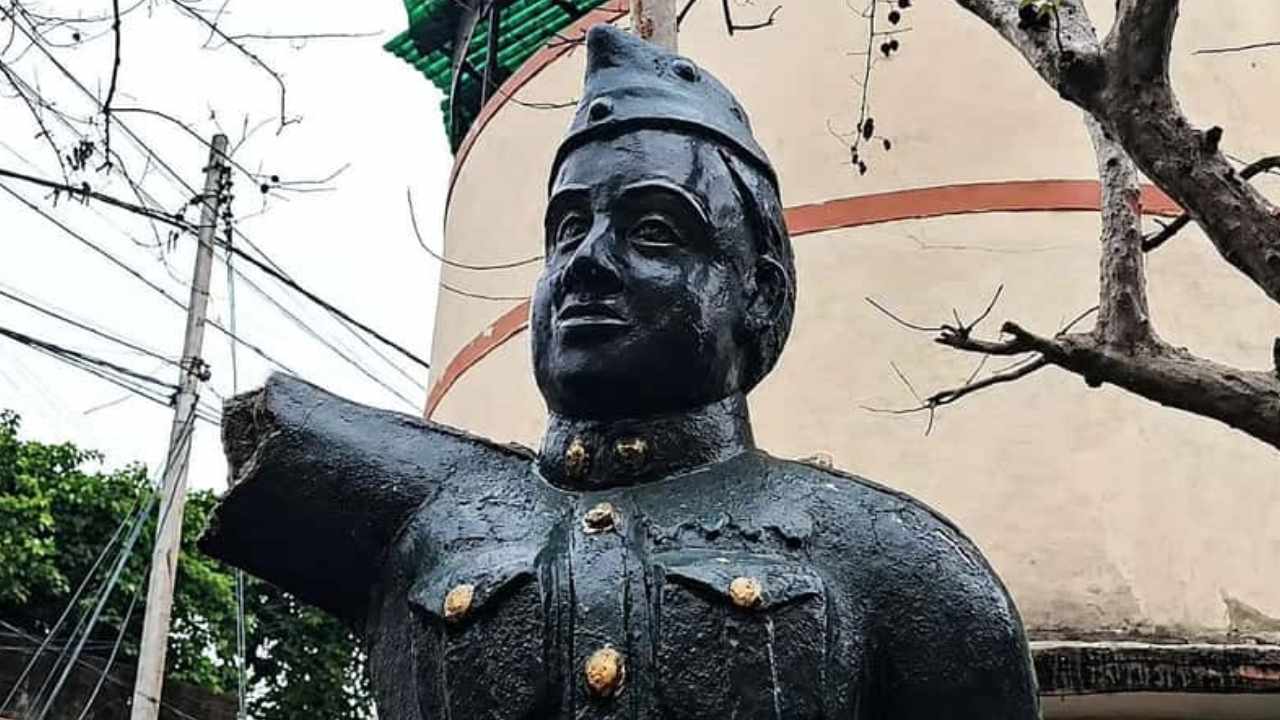 ভাঙা নয়, চলছিল সংস্কারের কাজ! নিউ আলিপুরে নেতাজি মূর্তি নিয়ে বিস্ফোরক তথ্য