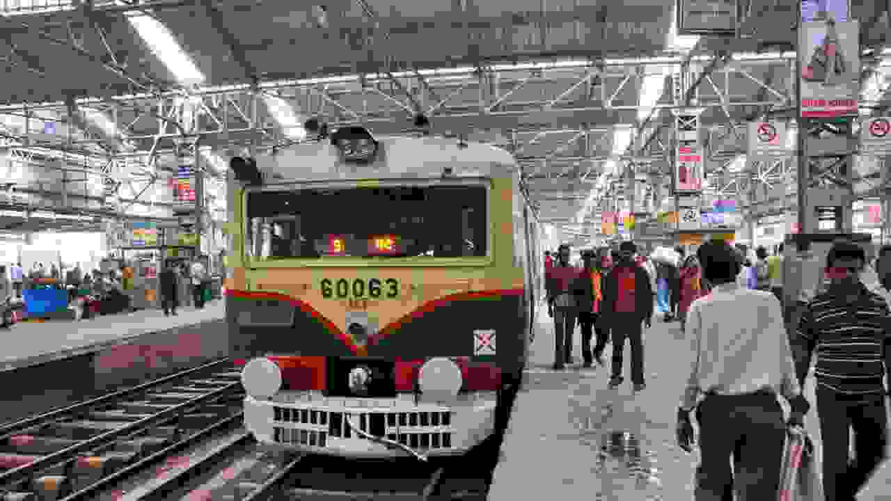 howrah railway station (1)
