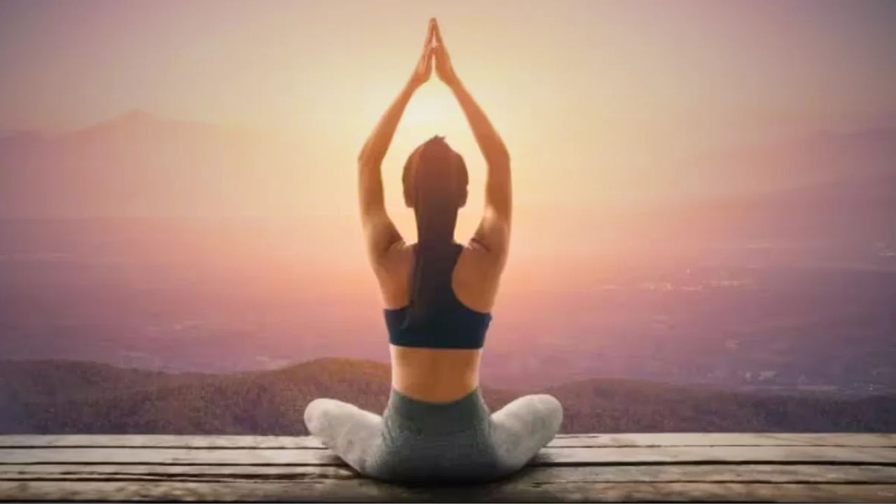 5 Yogasana Poses to Boost Skin Radiance