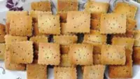 Priya gold biscuit