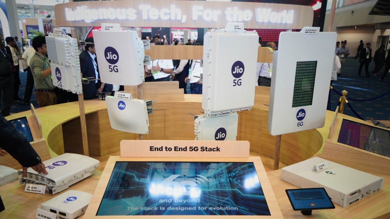 Reliance Jio unveils first giga MIMO radio for 6G