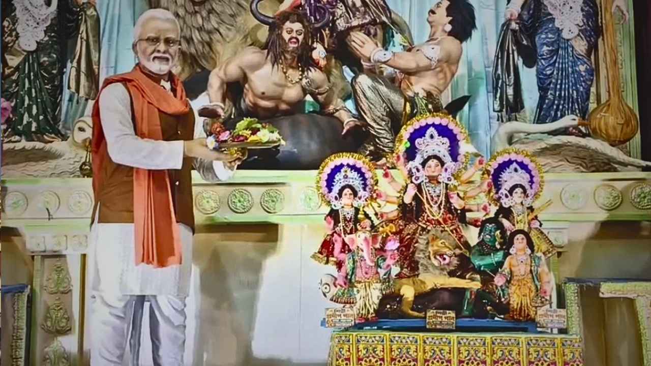 modi idol seen with durga idol
