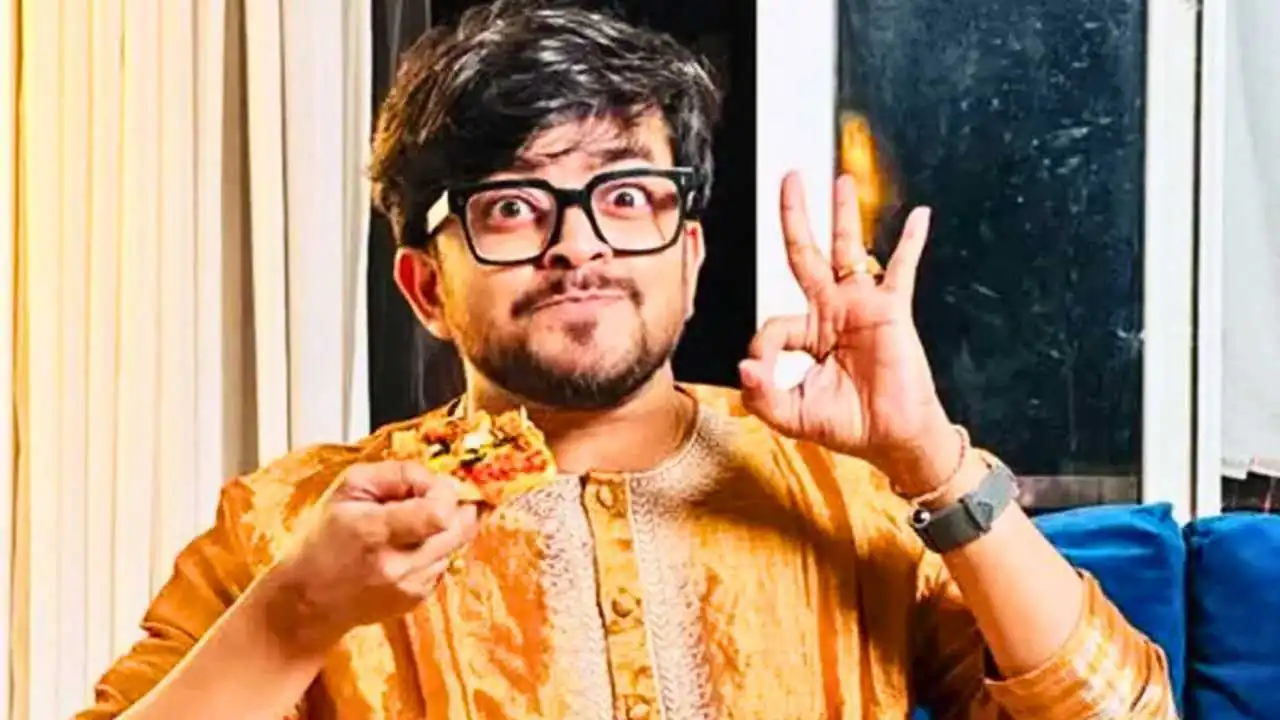 FIR lodged against Sayak Chakraborty at police station