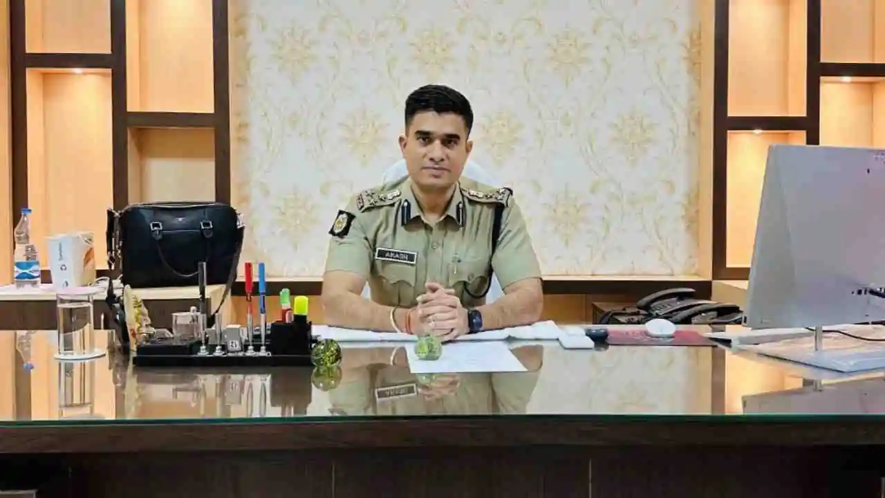 IPS Officer Akash Magharia