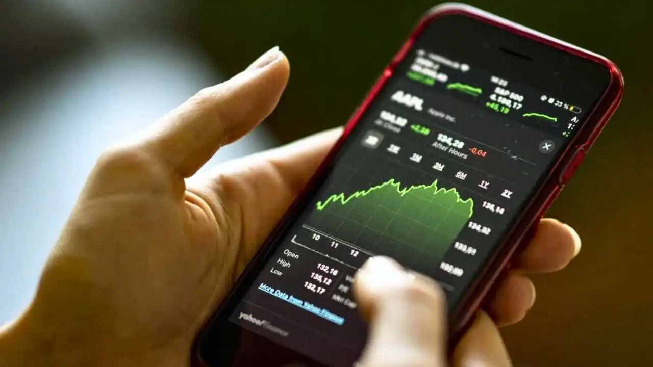 This Stock Gave 20 Percent return Today Stock Market News-