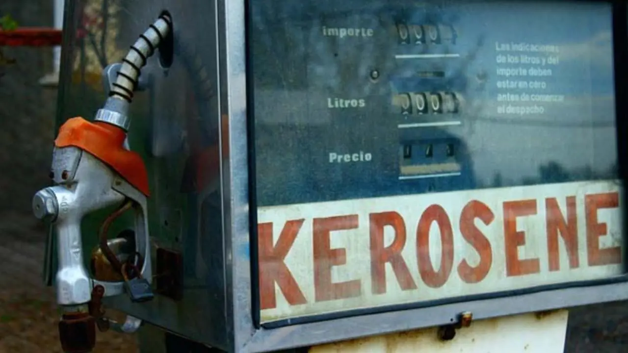 Kerosene in Petrol Pump
